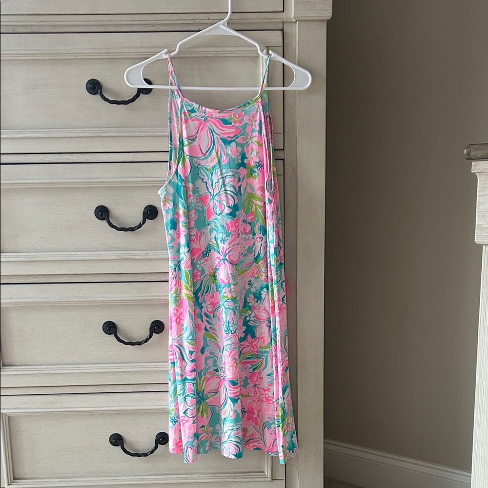 Beautiful light weight Lilly Pulitzer summer dress